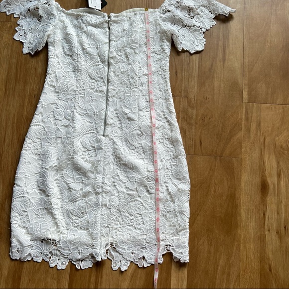 NWT GUESS off-shoulder dress - size 2 - Picture 7 of 16